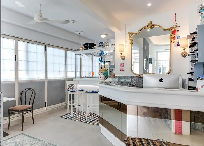 Hotel Villa Madana 호텔 2*