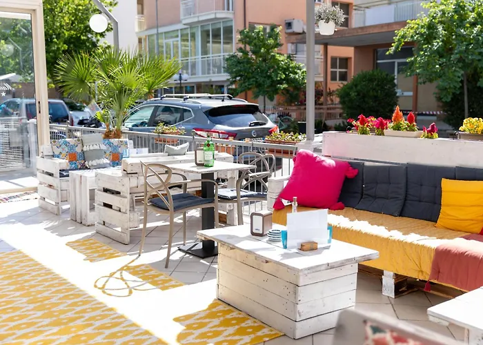 호텔 Hotel Villa Madana 2*