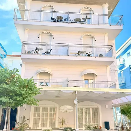 Madana Hotel 2*