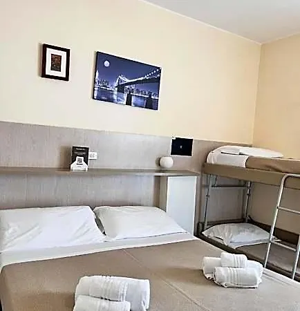 Madana Hotel 2*